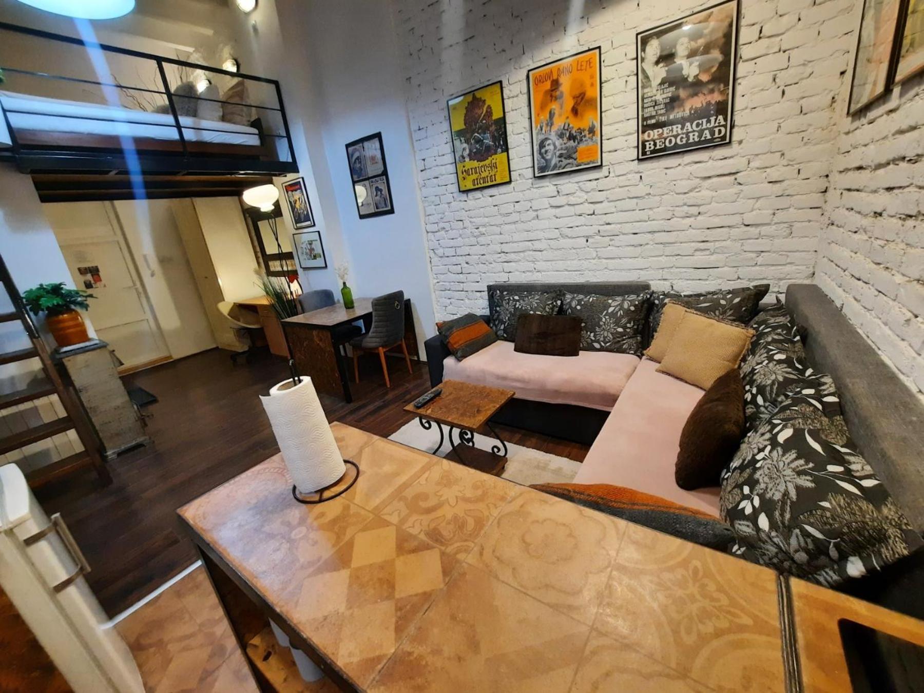 شقة Authentic Belgrade Centre - Split Level Loft With Patio In Courtyard المظهر الخارجي الصورة